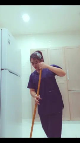 a great woman who stands alone without the help of men  💪💪💙