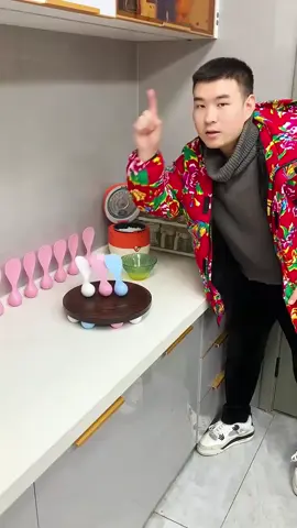 #不倒翁饭勺  你用上一次就会爱上，双面防滑不倒翁的设计，怎么铲都不沾，好用方便。