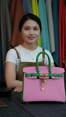 Double color togo leather custom bag, give you VIP custom service like a counter in Nora *Nora-customize your dream bag *Choose the style, design, and color that suits you #HandmadeBag #handmadeleatherbag #ArtisanBags #LuxuryHandbags #HandcraftedBag #HandmadeLuxury #LeatherBag #ArtisanCraft #UniqueDesign #ArtisticBags #CreativeHandbags #FashionArt