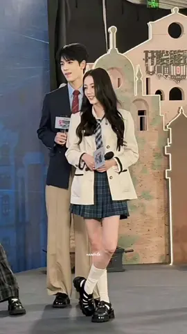 mundur gaiiss saingan kita Dilraba. dia udah kecintaan bgt sm Baba 😆 #dilrabadilmurat #zhanglinghe #fyp 