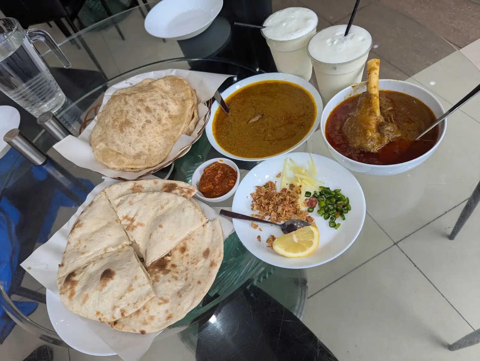 Morning # breakfast # Nahri # Haleem # Naan # Lasee # tee # yummmmmmmmmmmmmy 😋😋😋😋 # amazing 
