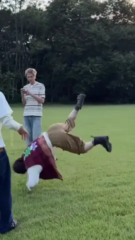 juhoon terjungkal 😭  #juhoon #juhooncortis #cortisjuhoon 