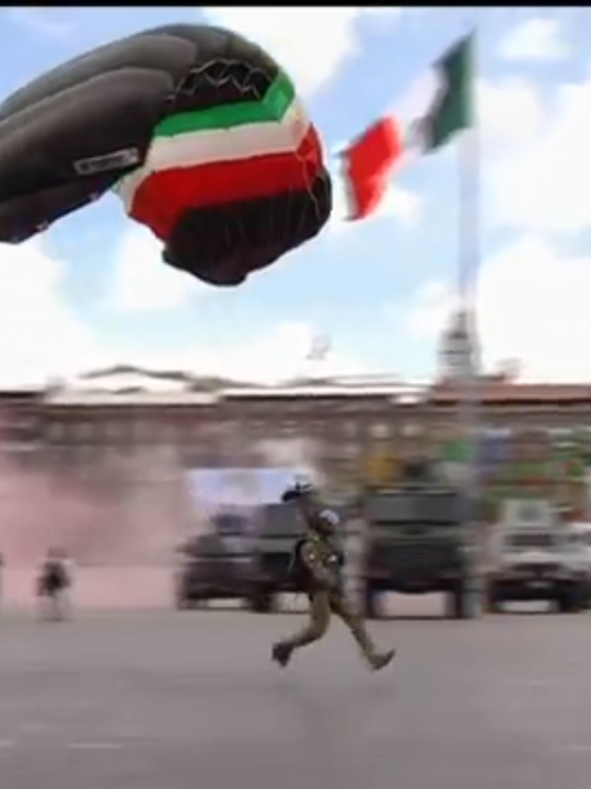 Guerreros Mexicas’ Entran al Zócalo en Caída Libre; así su Increíble Presentación - #Noticias #militar #soldadosmexicanos🇲🇽💯 #soldados #latinx #latinxcreators #latinxfamily #latinos #latinosusa #Latinx #latinxcretives #latinoamerica #Mexico #CentroAmerica #suramerica #americadelsur #mexicanossomos #mexicanosenusa🇲🇽 #mexicanosenusa🇲🇽🇺🇸 #mexicanosenusa🇺🇲 #mexicanoseneuropa #mexicanosenalemania #orgullomexicano #mexicantiktok #mexicano #cultura #culturamexicana #culturapopula #mexicanosenusa🇲🇽 #mexicanosenusa🇲🇽🇺🇸 #mexicanosenusa🇺🇲 #mexicanoseneuropa #orgullomexicano #vivamex #vivamexico🇲🇽 #vivamexico #vivamexico🇲🇽🌎 #vivamexico🇲🇽💚🤍❤️🌺 #vivamexicocabrones🇲🇽🇲🇽🇲🇽 #vivamexicocarbones #vivamexicocabrones🇲🇽🇲🇽🇲🇽🍻🍻🍻 #vivamexicocabrones🇲🇽reportense #internacional #mexicanosporelmundo #mexicanosporelmundo🇲🇽 #mexicanosenusa #mexicanosencanada #mexicanosenelextranjero #mexicanasenusa #mexicana #mexicanas #mexicana🇲🇽 #mexicanamerican #mexicanamericans #chicanos #mexicansongs #viral #amor #amoramexico #amoramexico🇲🇽 #amoramexico💓🇲🇽 #lovemexico🇲🇽♥️ #fyp #fypage #parati #paratii #mexico #xico #mexicocity #mexicotiktok #mexicocheck #mexico #mexican #mexicanhistory #mexicanhistory101 #mexicantiktoks #mexicantikok #historytime #history #mexicanos #mexicana #mexicanfacts #facts #latin #latinx #latinxtiktok #heritage #culture #educational #education #aprendeentiktok #sabiasque #historytok #historybuff #historyfacts #historytimes #historylesson #historytiktok