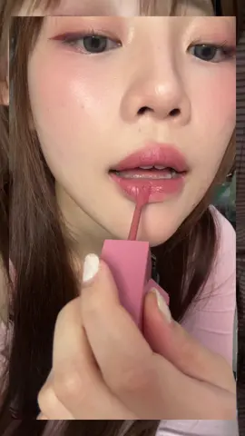 ไม่กดได้ไงสีนี้ กลิ่นหอมชานมมากกก  #รีวิวลิป #ลิปติดทน #ลิปชานม ##vinylbobaboost #maybellinethailand 