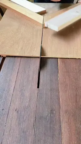Potong sudut siku menggunakan table saw..   #tipsdantriks #DIY #reels #woodwork #decor #doors #makersgonnamake #interior #woodart #construction #woodworking #carpenter #table #furnituredesign #woodcarving #viralreelschallenge #FineWoodworking #woodworkingcommunity #interior #wooddesign #carpenter #maker #DIY #reelsfb #furniture #wood 