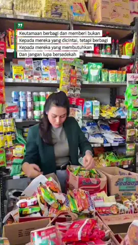 Berbuat baiklah karena kita tidak pernah tau doa dari arah mana yang lebih dulu menembus langit yang akan menyelamatkan kita🥹😇 #sedekah#jumatberkah 