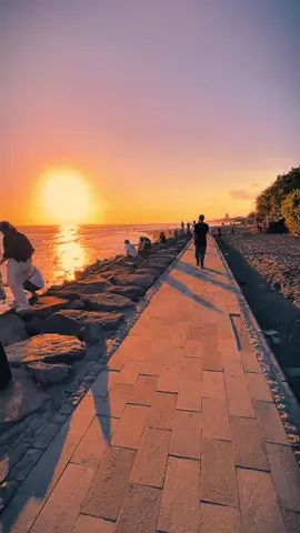 Pemburu matahari #pantaicemagi #bali #baliindonesia #sunset 