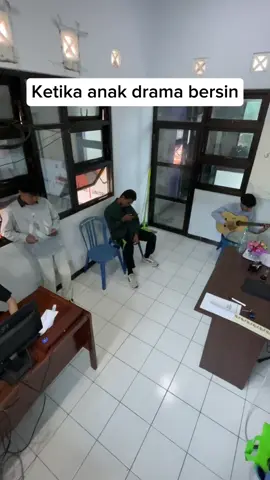 Gitu aja banyak drama 😒 #unitrimalang #unitrimalang💜 #universitas #unitritv #fyp 