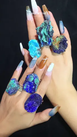 Dazzling blue, connect with the world’s energy🌎🌎💙💙⚡️⚡️ #JewelryCollection #rawcrystals #handmadejewelry #azurite #crystalhealing #energybalance 