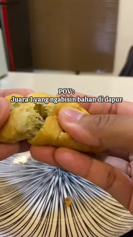 ga memuji diri sendiri ini serius enak bgt molen nya🤤🤤🤤 #pisangmolen #homemade #masakanrumahan #irtproduktif #ayomasak 