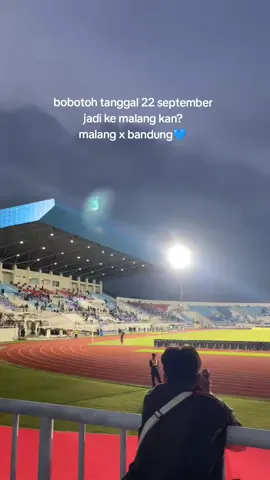 ditunggu oleh olehnya dulur bandung💙#aremafc #persibbandung #kanjuruhan #bobotoh #aremania 