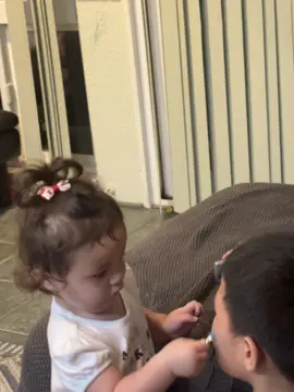 My toddler don’t play about her makeup nor her big cousin😤🤣