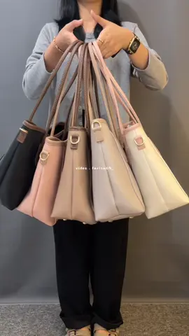 Warna nya masih lengkap semua🥰 #totebag #totebagwanita #totebagkekinian #totebagkuliah #totebagkerja 