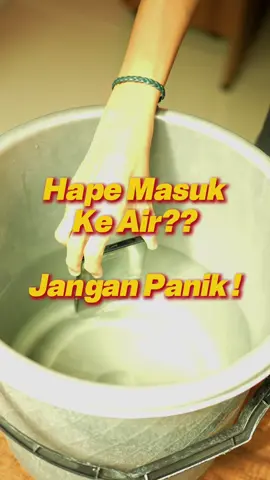 Hape masuk air ??? Matot ? Gak usah panik !!!  Ada yang pernah ngalamin ? coba komen 👇👇👇 #gadjeet #promoseruweekend #tutorial #hp #masukair 