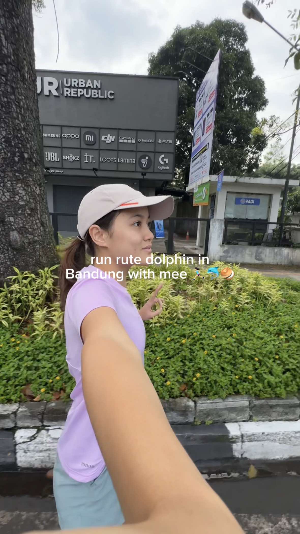 my fave running route in bandungg!!! ademmm, minim tanjakkann sambil sight seeing jalananan terkenal di bandungg!. PLUSSS MAMPIR rochiii karena ngidam hehe 🤪💘