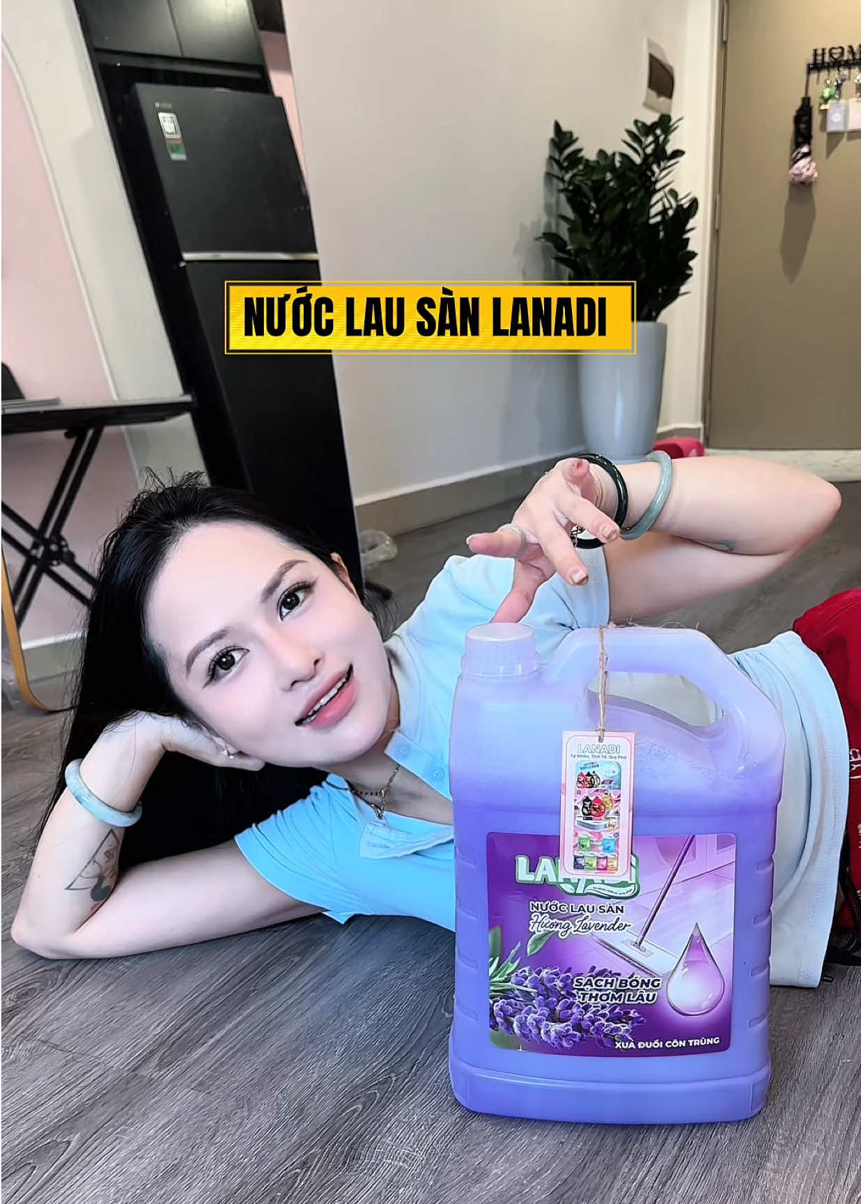 Nước lau sàn giá hạt dẻ mọi người tranh thủ mua liền nha #ellymet5 #review #nuoclausan #nuoclausanduoicontrung #nuoclausanlanadi 