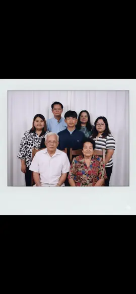 ตากับยายเสียแล้ว ไม่มีโอกาสได้ถ่ายรูปครอบครัว gemini สานฝันให้ได้มีรูปครอบครัว🤍 #geminiสร้างภาพครอบครัว #geminiai #Gemini #gemini 