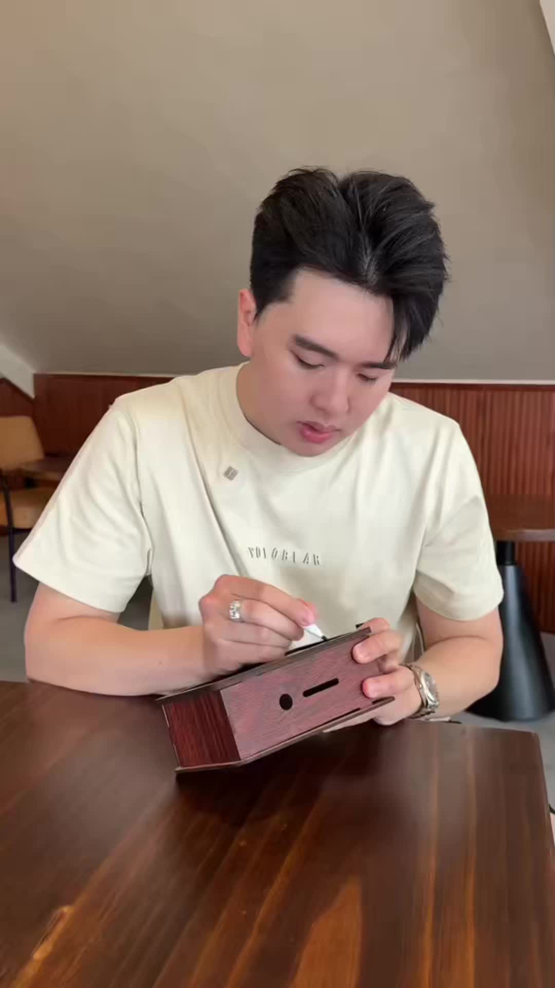 💰💰Hũ tiết kiệm phong cách cổ điển! Chất gỗ tự nhiên sang trọng, vừa trang trí vừa tiện ích
B128#VN0919 