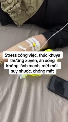 Cơ thể mệt mỏi triền miên, không có dấu hiệu phục hồi. Chán ăn, không muốn ăn : ăn uống kém không cảm giác ngon miệng, Ngủ mơ màng, không sâu giấc, khó ngủ. Hay đau đầu, hoa mắt chóng mặt, Tâm lý hoang mang, mơ màng không tập trung làm việc. #thaidocgan #truyenthaidoc #truyennuocbientainhahcm #truyềnnướctạinhà #thảiđộcgan  