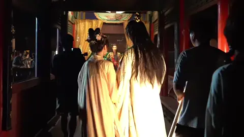 Disini Chai Huixin memberi penjelasan kepada Li Xuachen agar dapat adegan yang terbaik untuk mereka berdua, Chai Huixin kayak ngemong Li Xuanchen banget🤭, ternyata Li Xuanchen kelahiran 2004 guys🤭 masih muda banget menurutku😁 #chaihuixin #lixuanchen #shortdramachinese 