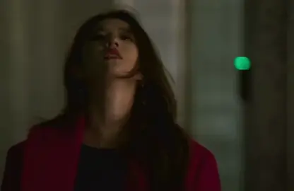 mãi sau này tôi mới nhận ra, tôi đã bỏ lỡ em ở cái tuổi đẹp nhất, em của năm đó là con người tuyệt vời nhất, mà tôi của nhiều năm sau mới là con người tuyệt vời nhất, giữa những con người tuyệt vời nhất của chúng ta cách nhau 1 tuổi trẻ, dù chạy thế nào cũng không thắng nổi thanh xuân...!! #liuyifei #lưu_diệc_phi #luudiecphi #phunukhichat #cauchuyenhoahong 