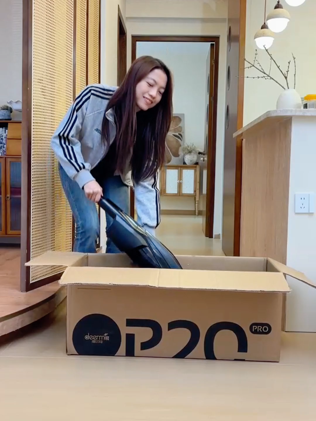 Mudah banget bersih bersih rumah pakai vacuum ini!!#deermavacuum #vacuumcleaner #vacuumkering #vacuumbersih #antiribet #wetanddryvacuum #vacuumbasah #vacuum #dryvaccum #fypシ゚ #vx100