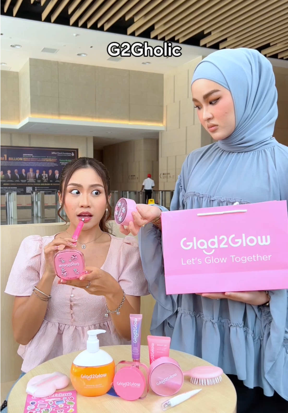 Siapa kat sini sama macam MinG? You can never have enough G2G makeup & skincare! 😍💖 #Glad2Glow#glad2glowmalaysia #beauty #fyp #skincareviral 
