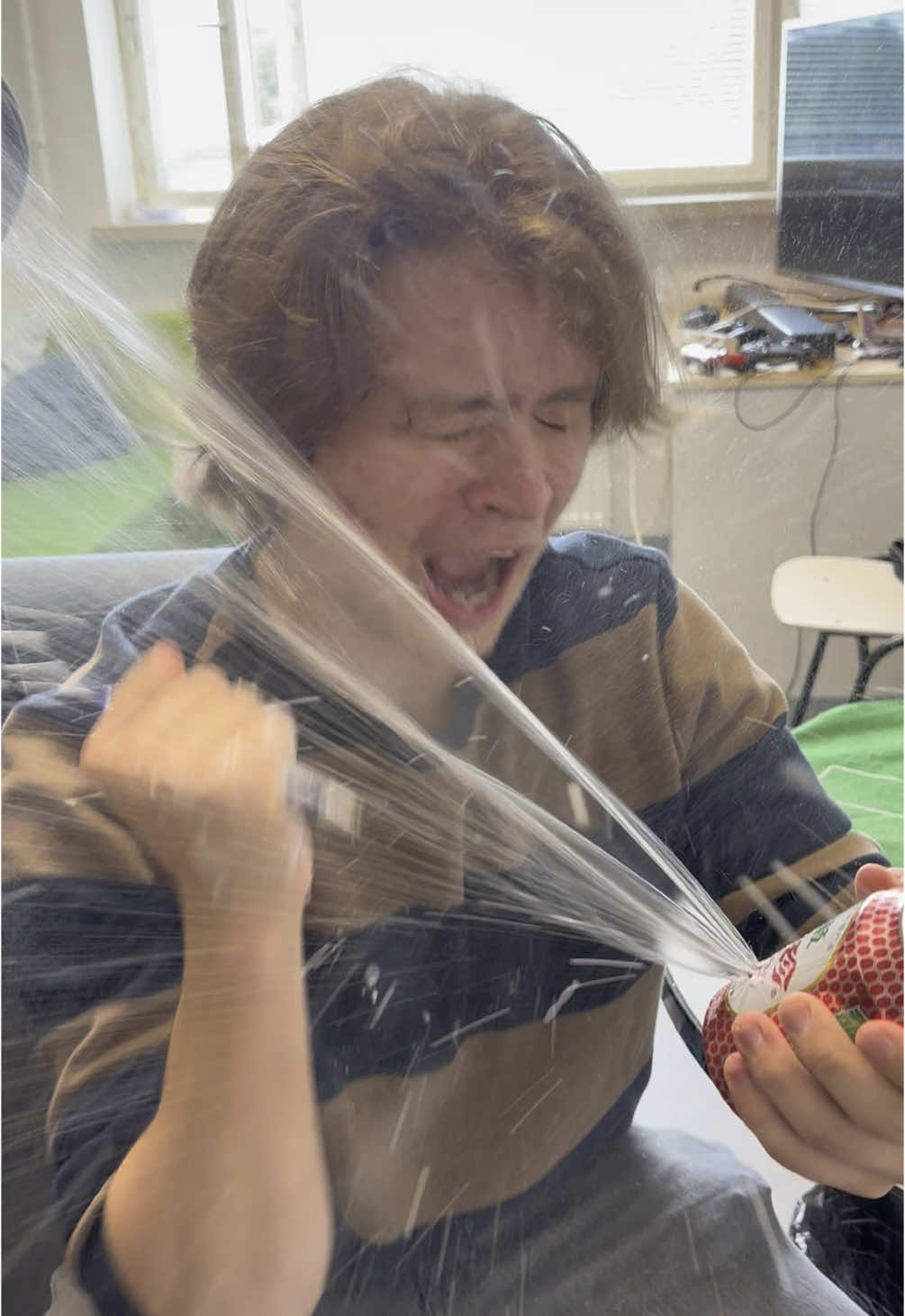 晚上早 #childhoodmemories #latiao #nostalgicsnacks  #memoriesofchildhoodcornerstore #chinesefood #chinesestore #fyp #squidgame #bingchilling 