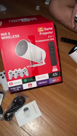 Aliw tong projector na to may kasamang games and controllers! Available yan sa yellowbasket ko ang ganda! #projector 