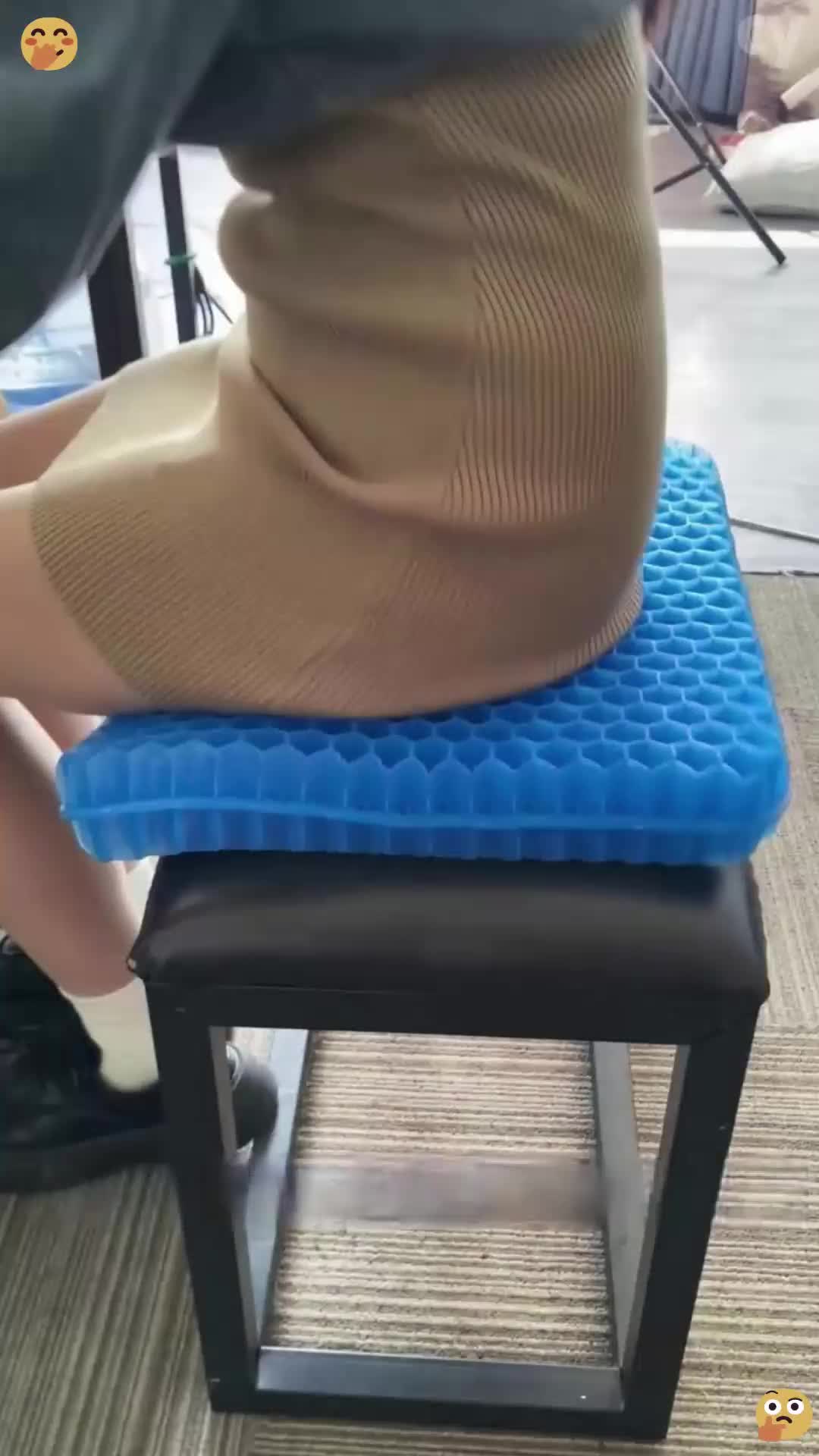5🔥 Nóng bức quá phải không? Hãy thêm một chiếc đệm điều hòa vào ghế của bạn nhé! 