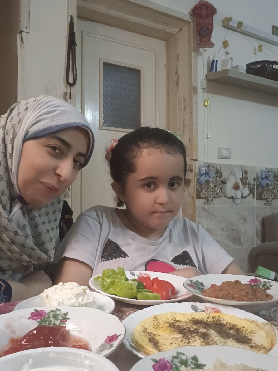 الفطار مع تسنيم متنساش المنديل#تسنيم #autism #dandywalkersyndrome #foryou #الفطار #challenge #توحد #تحديات 