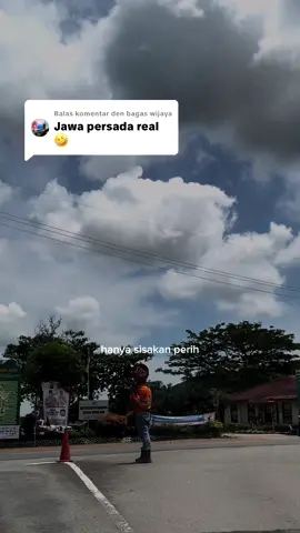 Membalas @den bagas wijaya Warlok numpang lewat