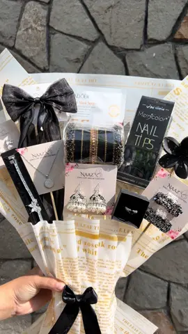 Black , bold and breathtaking 🖤✨ WhatsApp for price and details.  #bouquet #jewellerybouquet #pinterestygiftideas #giftideas 