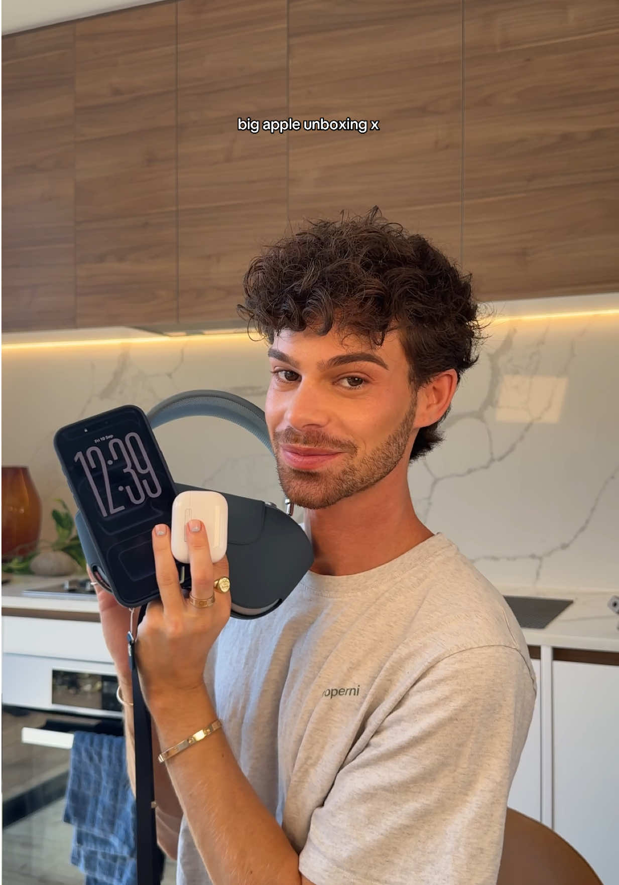 @apple love u more than i love my mum  Product provided by Apple 