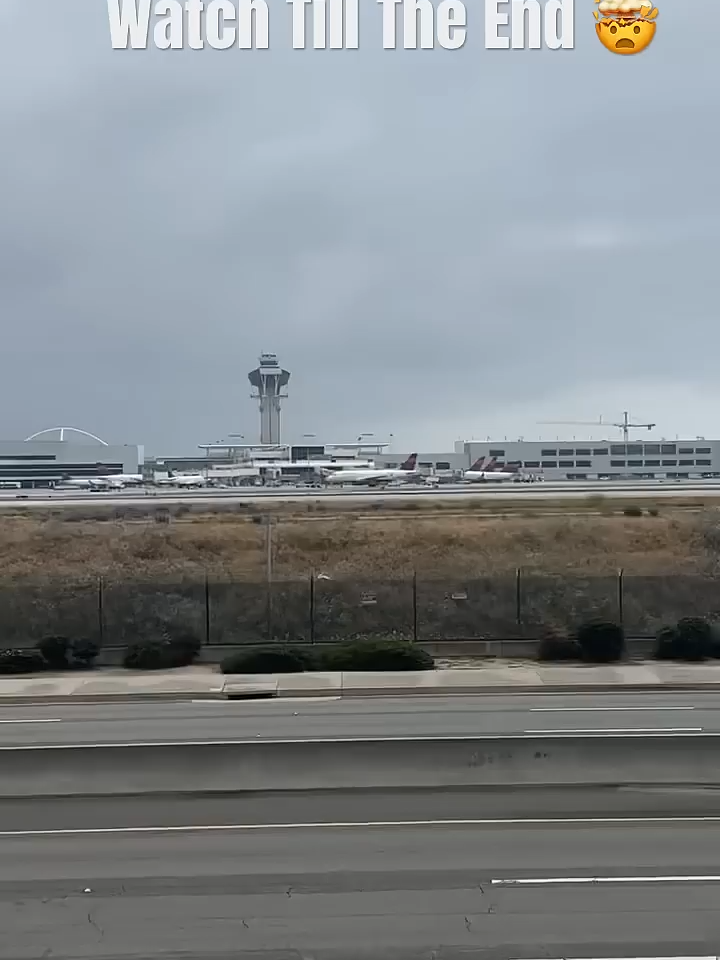 Amazing Airbus A380 Emirates Landing _ WAIT TILL THE END  #planespotting #plane # (6)#airport #kinshasa_mboka_na_biso #airbusa380 #kinshasa🇨🇩 #kinshasa🇨🇩congobrazzaville242🇨🇬 #experience #voyage #vlogs  @matre.huchimata.ya @uma.north @isabellepires001 @cardozo1000 @chougra1 @graceluzolomatondo @leancemakesa23 @decorilongao1