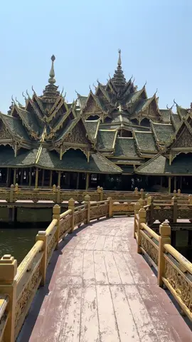 Cuộc đời vẫn lặng lẽ trôi… #thailand🇹🇭 #bangkokthailand #cuốituầnvuivẻ 