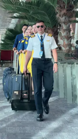Good afternoon Ladies and Gentlemen,Welcome on board & enjoy flying with Vietravel Airlines👨‍✈️🇻🇳✈️🌎💛🛫🛫🛫🛫🛫🛫🛫🛫#VietravelAirlines #CaptainTrungMinh#Aviationlover #Pilot #Cabincrew @CreamyLisa @Thanh Nguyễn @Ngọc Quyn🐣 @Thu Thu day nek 