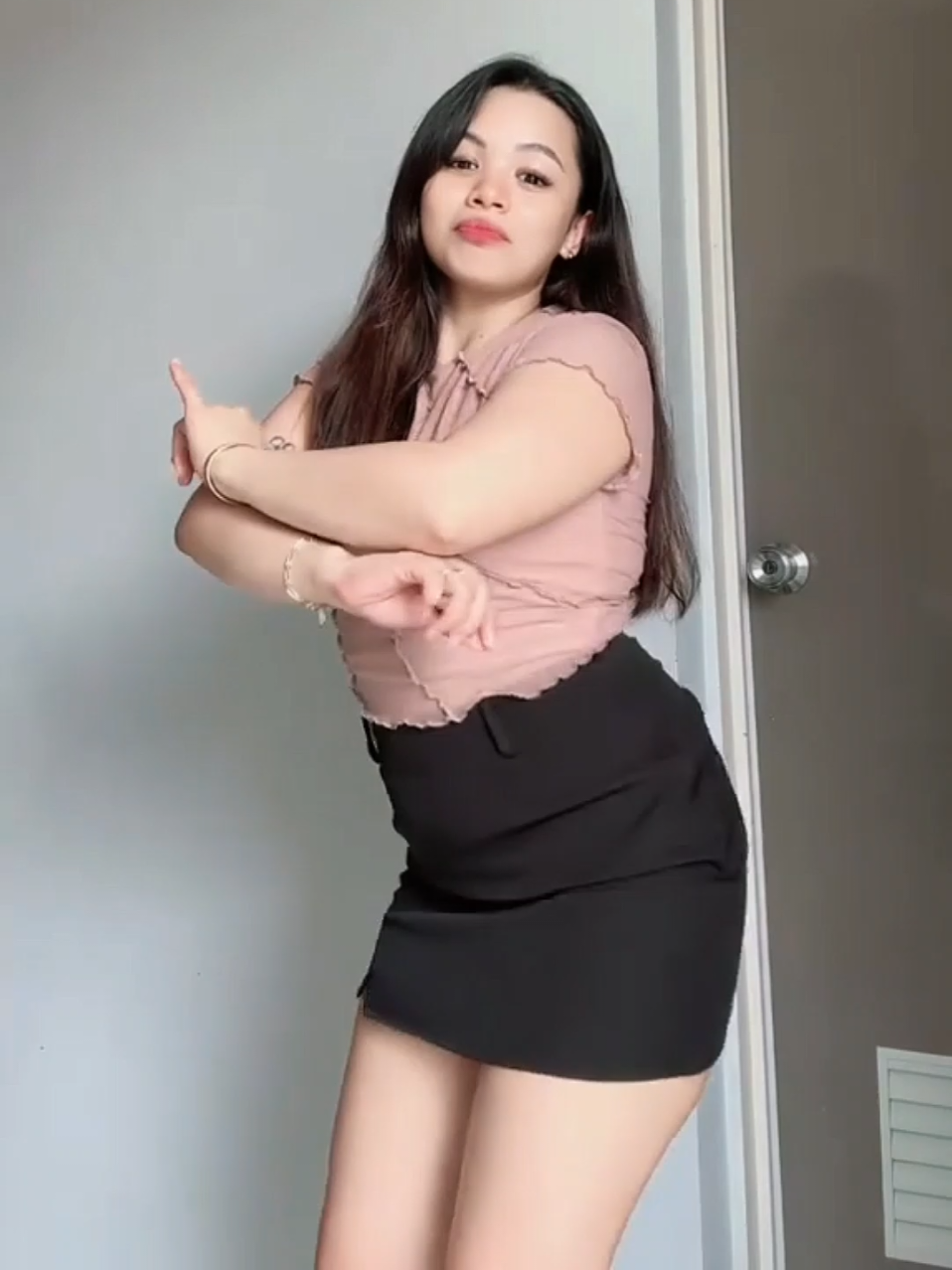 Gaskeun #donnaslay #gemesin #wanitaidaman #cantik #manispedesngegigit 