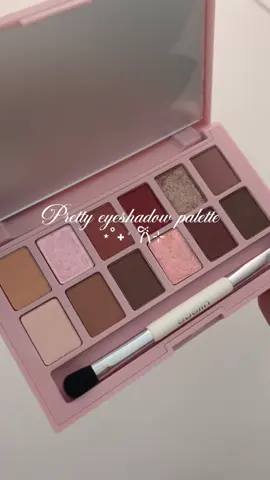 Pink is me 🎀 #ebelin #eyeshadowpallete #makeup #pink #pretty 