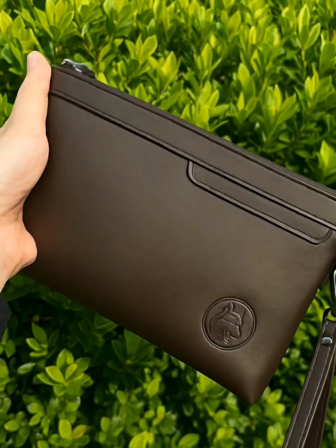 handbag pouch tas tangan simple elegan dan harganya murah banget bisa bikin kamu keliatan keren mewah dan elegan kapan lagi bisa dapet ini dengan harga yang murahnya kebangetan sih kamu wajib punya dan pakai ini #handbag #pouch #produkviral #fypシ #fypage 