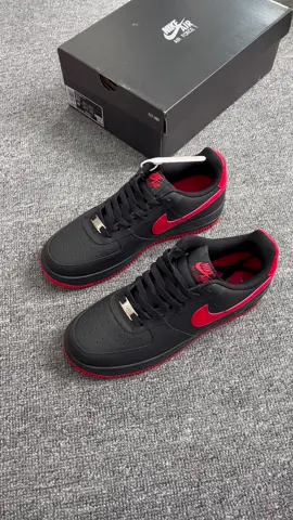 #tiktokshop #tiktok #sneakers #sneaker #fashion #fashiontiktok #OOTD #nike #nikeairforce1 #airforce1 #airforce1black 