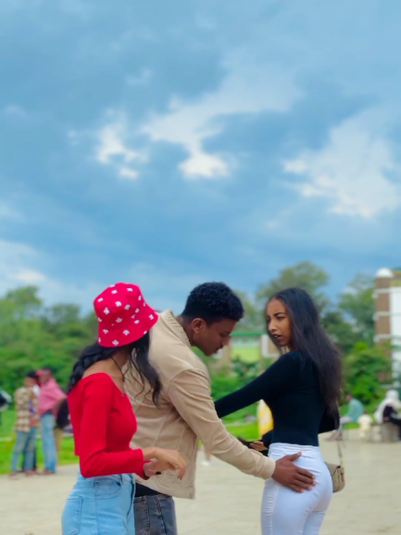 ምናቧቷ😂#ethiopian_tik_tok🇪🇹🇪🇹🇪🇹🇪🇹 #habeshatiktok #vyp #fyp #የእናንተገፅ @erma @Elizabeth✨ኤልሲ ሽፎን እና ጥበብ 👗 @Mass @Ruta 14 @υтα💥 @dunaa80 
