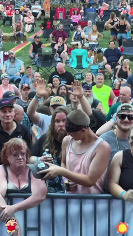 The BEST moment you’ll see today💙 #nfl #sportsmanship #respect #wholesome #athlete 