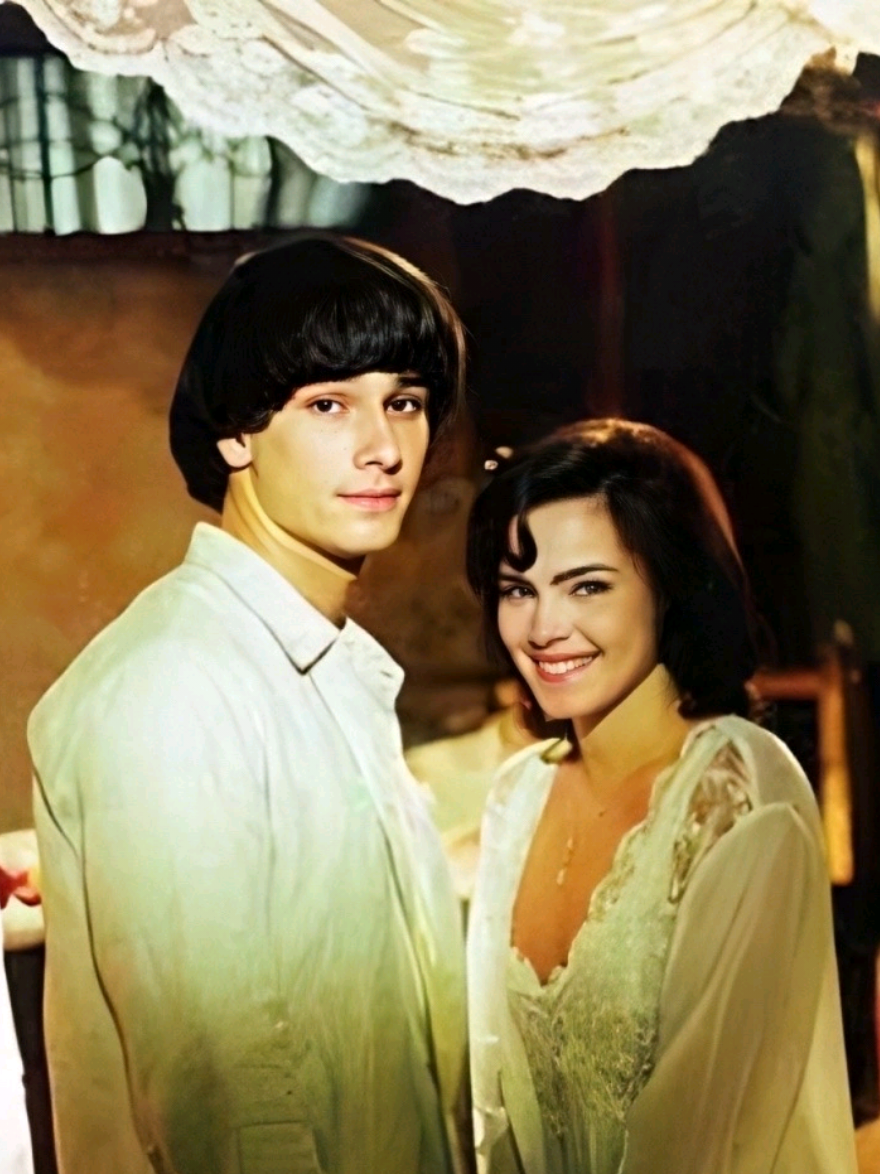 #MATHILDA //: Glad they reunited after four years, I want Malthus to look at me like that. (Drafted: Sept 07, 2025; Just A Week Ago) #hildafuracão #hildahurricane #freimalthus #malthus #reunion #reunited #everybreathyoutake 