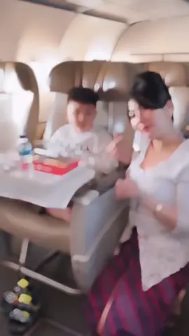 gak kalah gemesh nya Ama yg satu ini🤗🥰 #flightattendant #pramugari #pramugariindonesia 