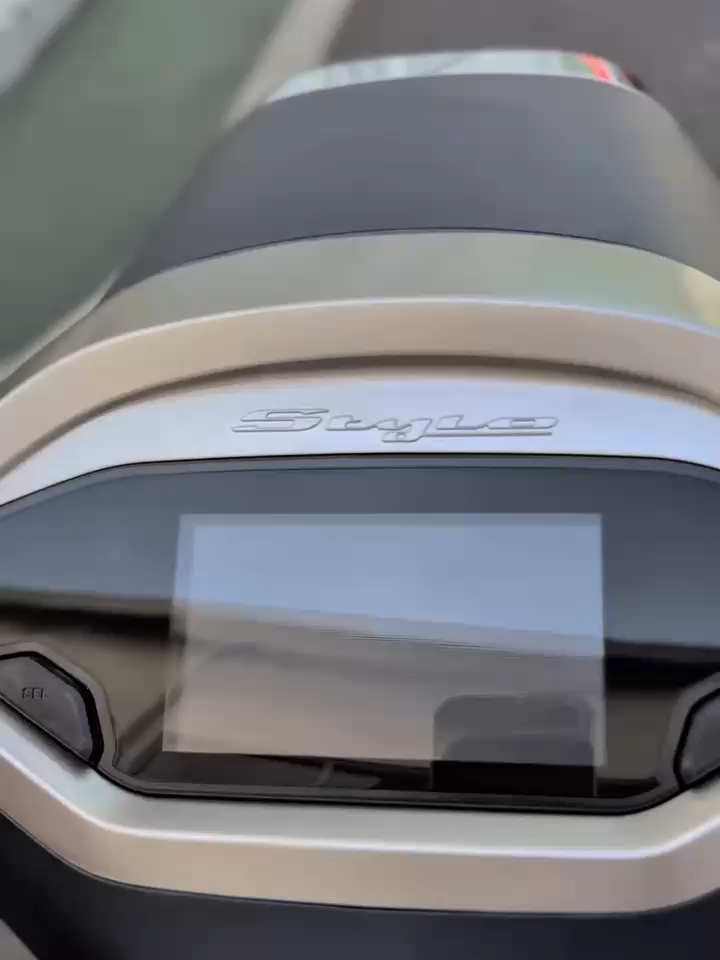 NEW Honda Stylo 160: Royal Matte Blue  💫  ✨ Desain modern-klasik dengan sentuhan retro  ✨ Performa bertenaga 160cc eSP+  ✨ Dilengkapi fitur untuk performa terbaik! 🔹 All LED Light System 🔹 All Digital Panel Meter  🔹 Center Console USB Charger Type A  🔹 Rak depan & rak tengah dengan penutup 🔹 Gantungan lipat 🔹 Honda Smart Key System & Alarm  🔹 Bagasi luas 16,5L & tangki 5L Tampil makin mewah dan percaya diri dengan New Honda Stylo 160! 💫 #astramotor #bersamahonda #OneHeart  #DealerMotor #JualMotor #dealerastramotor #hondastylo160indonesia #stylo160terbaru #hondastylo160