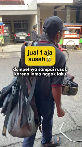 Share biar banyak yang beli kalo ketemu bapaknya🥹 #kisahnyata #kisahinspirasi #ceritainspiratif #pedagangkecil #nyerilutut 