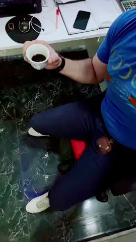 كيف لا وهي حتى ‏أحمرُ شفاهها المُلتصق بكوب قهوتها، أشدّ إثارةً من ألف إمرأة بجوارها.#ياللأسى #💔 #صباح_الخير #رصيف_المتعبين 
