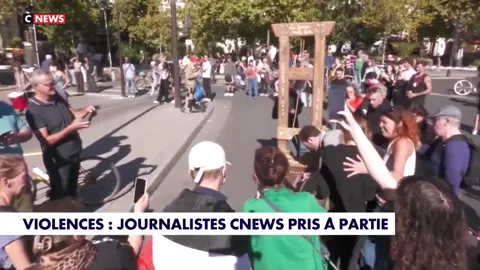 «Je me suis engagé à gauche notamment parce que M. Mitterrand avait promis d'abolir la peine de mort, j'étais aussi proche de M. Badinter. Et là, l'extrême gauche va à une manifestation avec une guillotine, je suis écœuré et révolté», s'indigne André Vallini, dans #HDPros  #cnews 