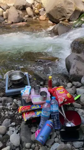 hidden gems Kediri, sisi selatan, berada di kaki pegunungan Wilis via Kediri. emang cocok banget buat ngadem, juga tempatnya yang masih asri #airterjunklewer #airterjun #wisatakediri #kediri #kediri24jam 